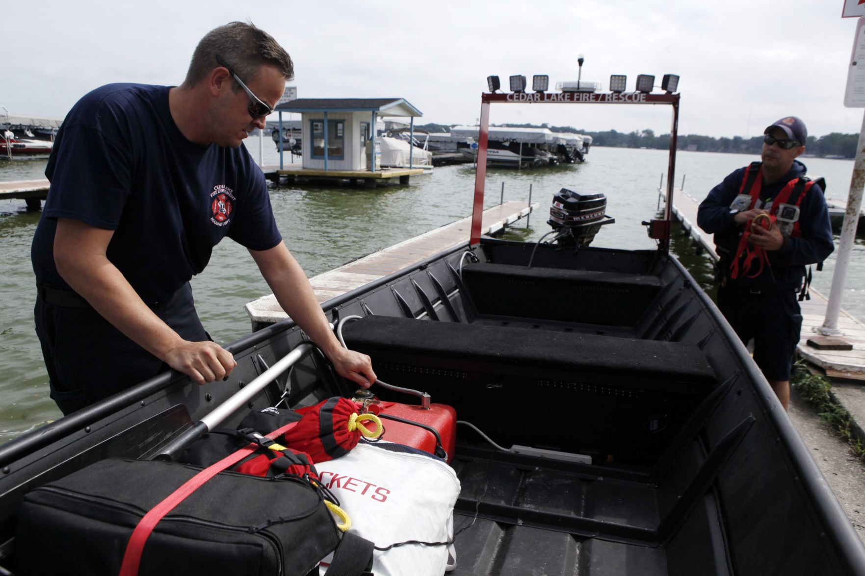 Gallery: Dive crews train on Cedar Lake
